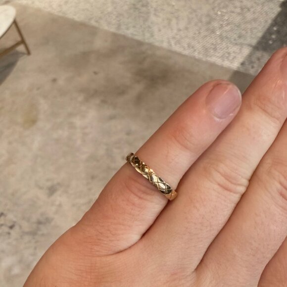 Chanel Coco Crush Mini Version Yellow Gold Ring - Picture 10 of 14